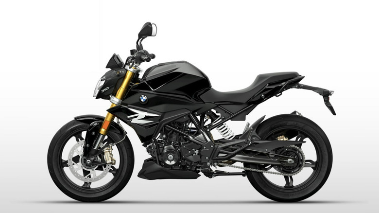 black BMW G 310 R