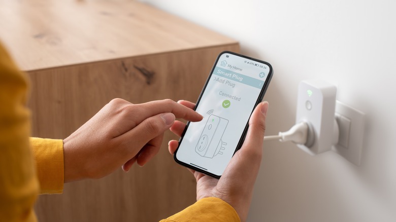 Smart plug smartphone app