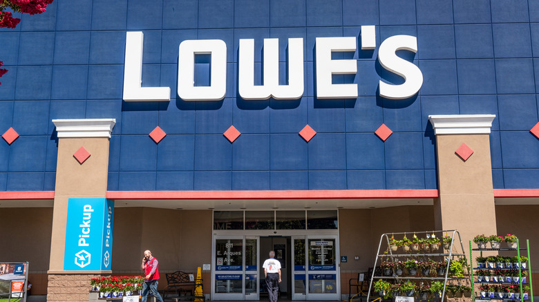 lowes store