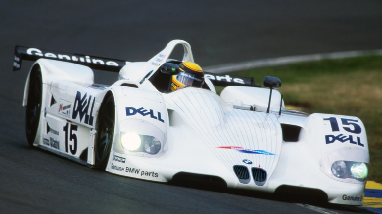 1999-2000 BMW V12 LMR driving on track