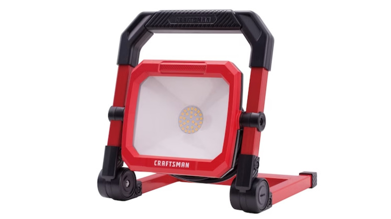 Craftsman 2000-Lumen LED Plug-in Portable Work Light