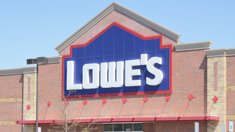 lowe's store