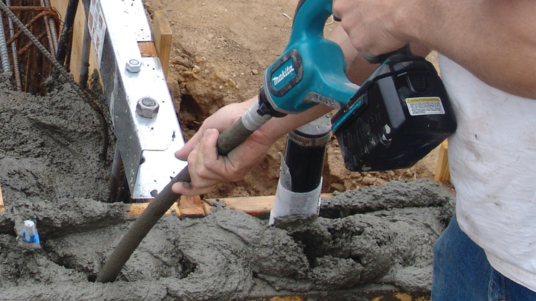 Makita concrete vibrator