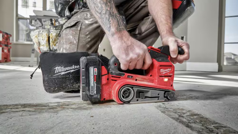 M18 FUEL Cordless Belt Sander