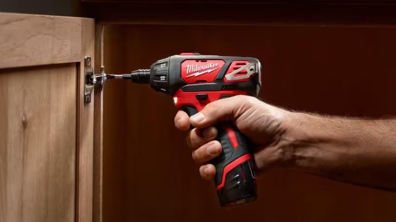 Milwaukee M12 hex screwdriver