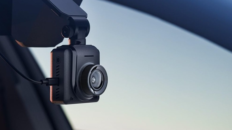 Avylet dash cam in car