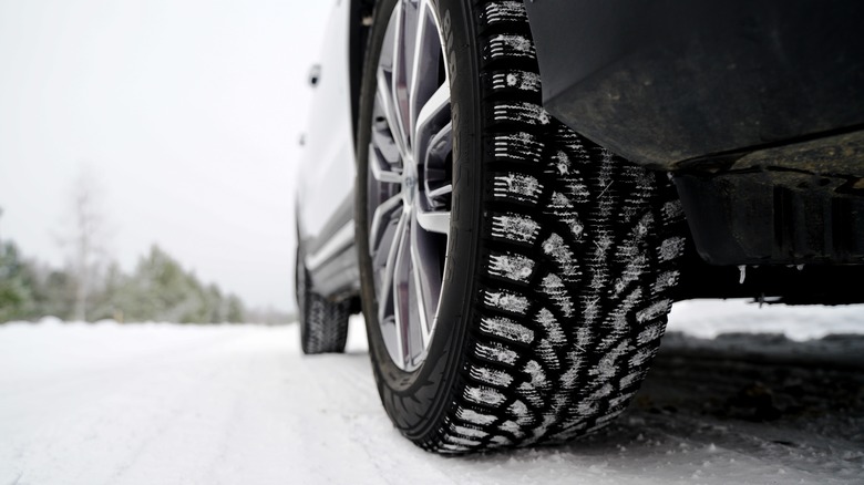 winter tires on snow on snow tires