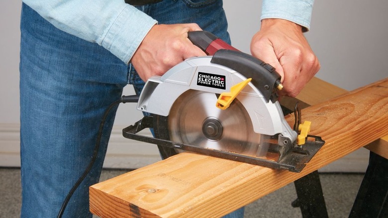 Chicago Electric circular saw