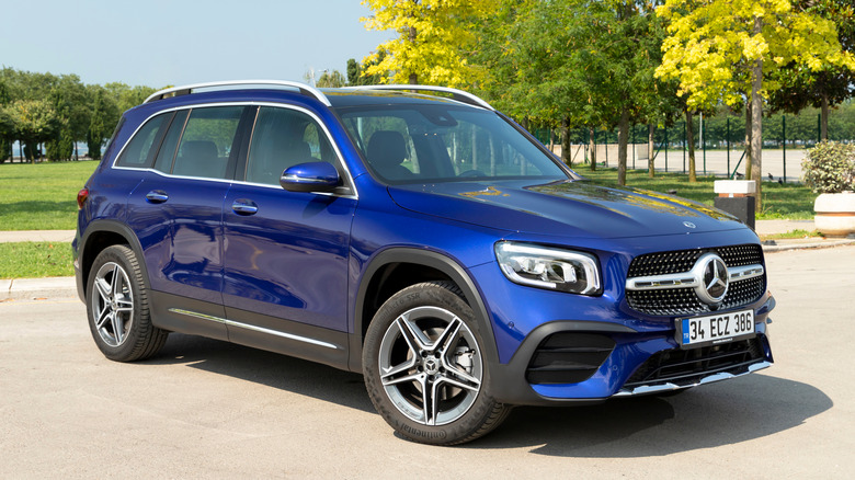 Mercedes-Benz GLB parked rest stop