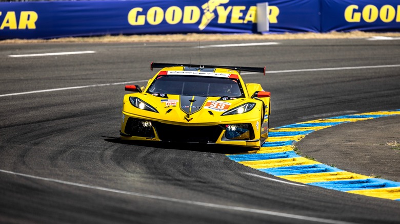 Chevy Corvette C8R racing