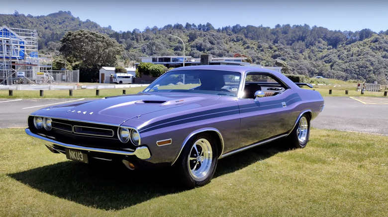 1971 Dodge Challenger in Plum Crazy FC7