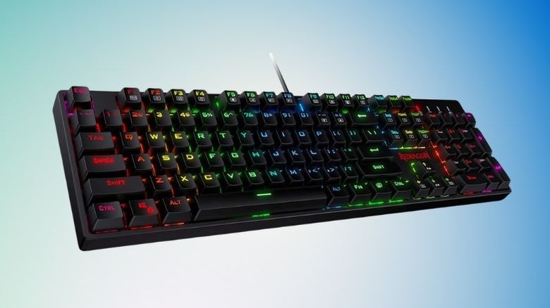 Redragon Surara K582 against gradient background