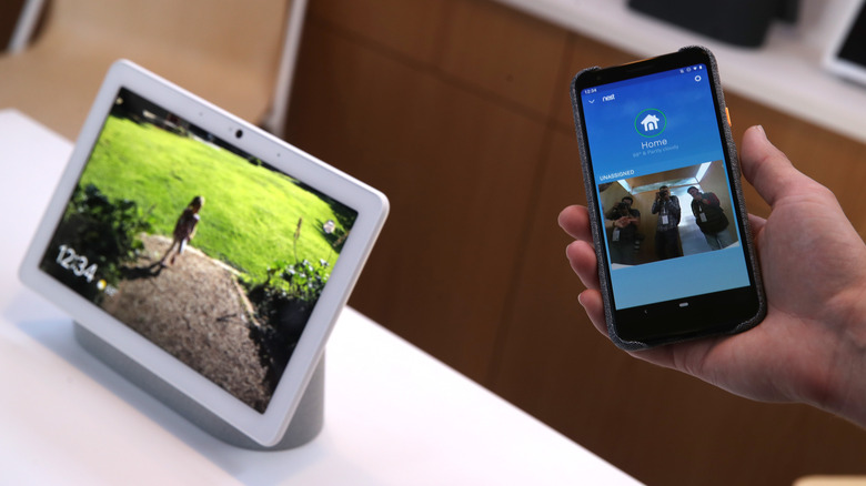 Google Nest Hub Max smartphone