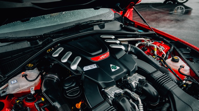 Alfa Romeo Giulia Quadrifoglio turbo V6 engine