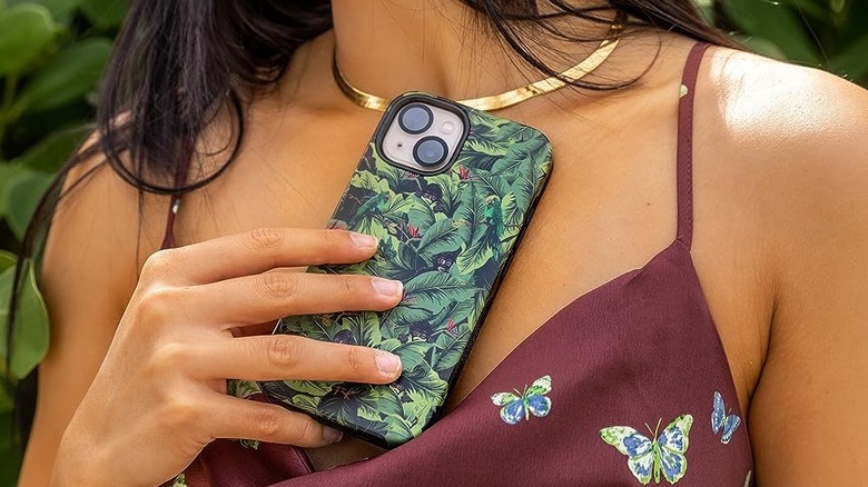 casely iphone case leaves