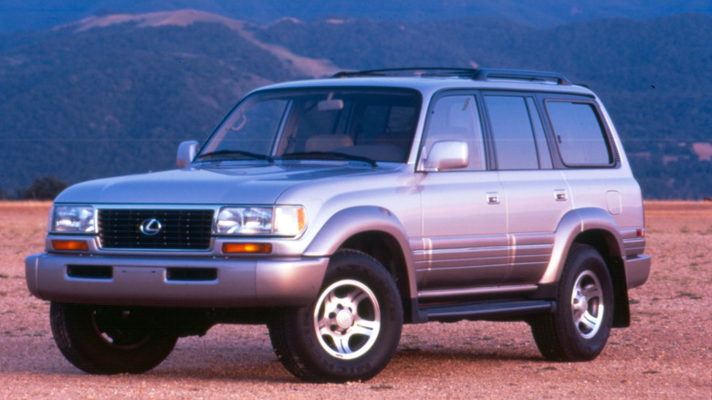 1996-1997 Lexus LX 450, front-left three-quarter view