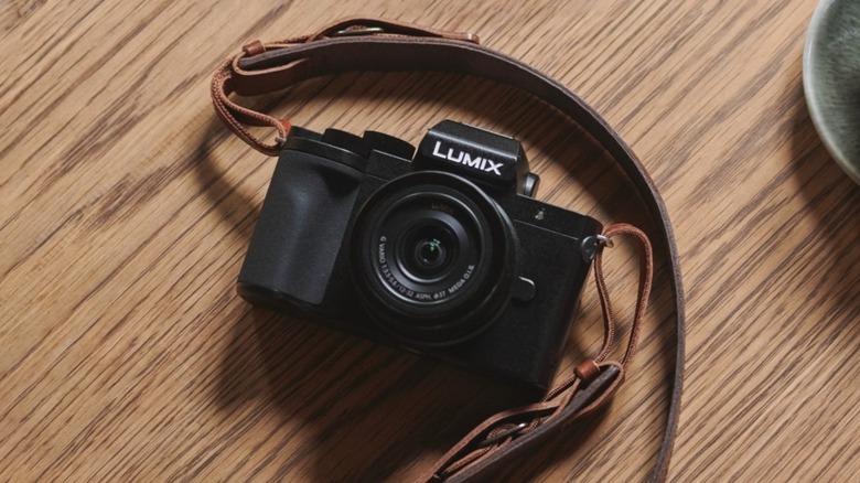 Lumix G100