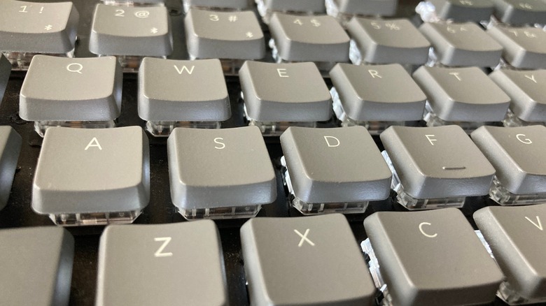 Low-profile keyboard keys