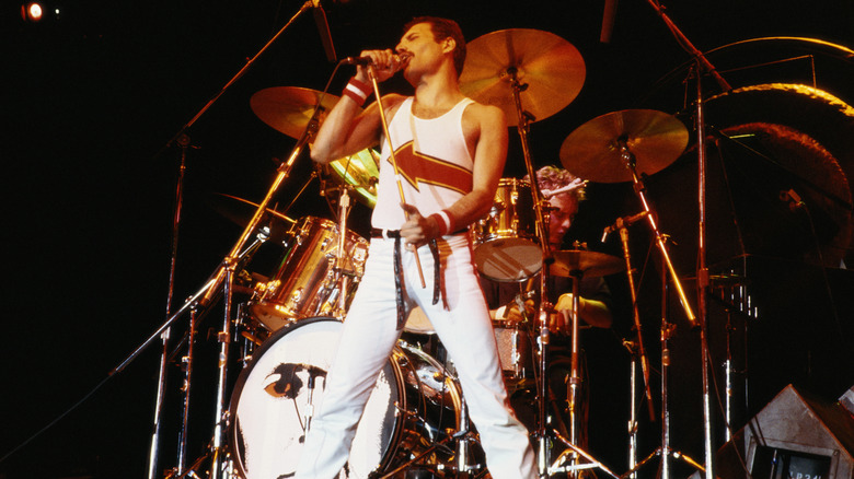 Freddie Mercury singing