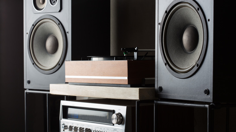 turntable with amp and speakers