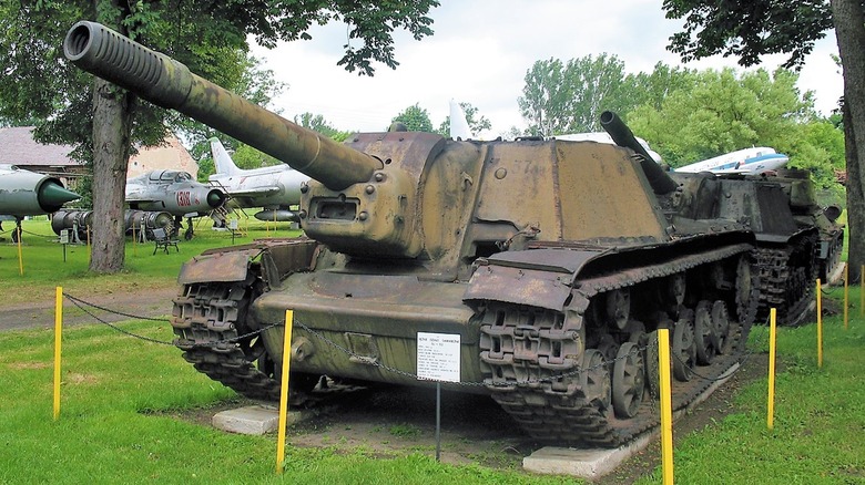 SU-152 in a museum