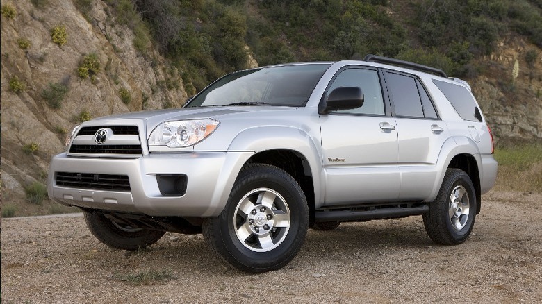 4Runner on dirt trail