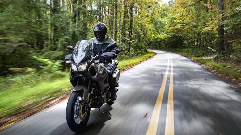 Yamaha Super Ténéré ES on a forest road