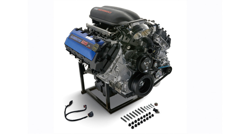 A 5.2 liter Aluminator 5.2 XS crate engine