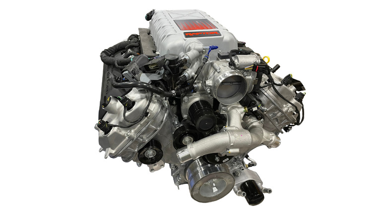 A 5.2 liter Ford crate engine