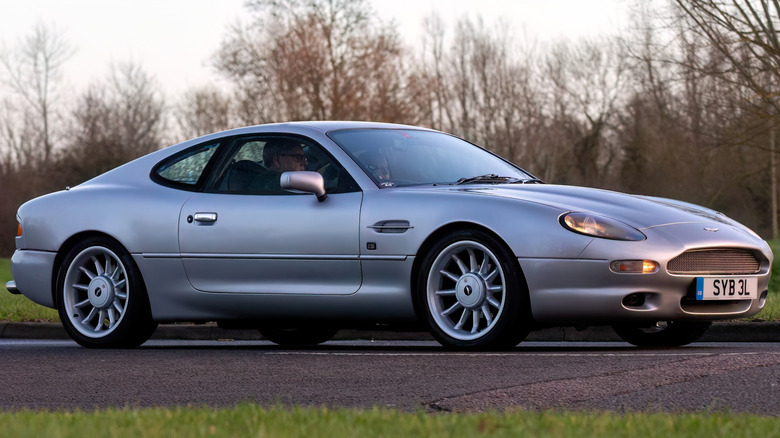 Aston Martin DB7 Vantage from side-on