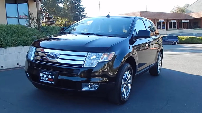 Ford Edge in shade