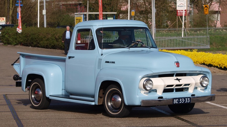 a blue 1953 Ford F-100