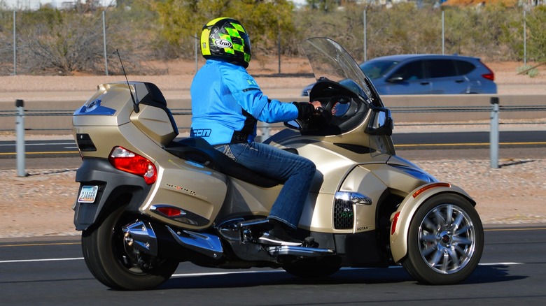 Can-Am Spyder RT road