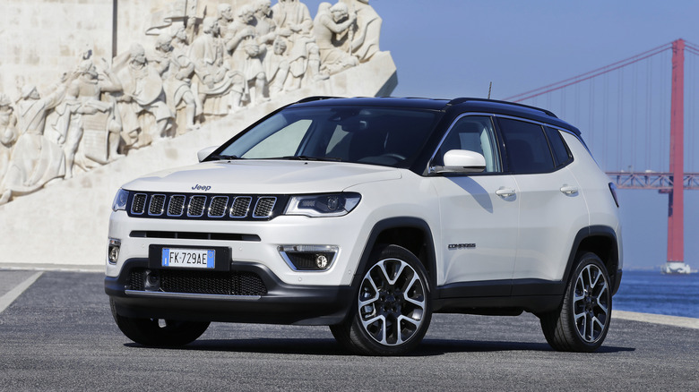 Jeep Compass Limited Exterior Front View