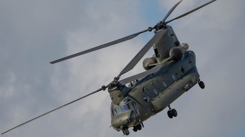 Front view ofCH-47F Chinook in flight