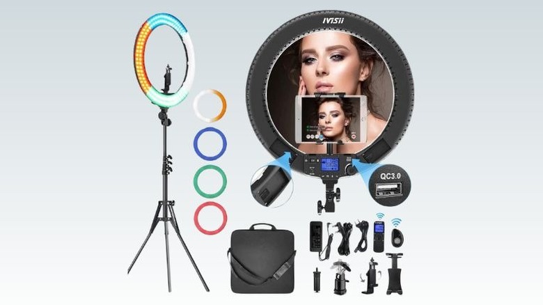 IVISII ring light with assorted accesories