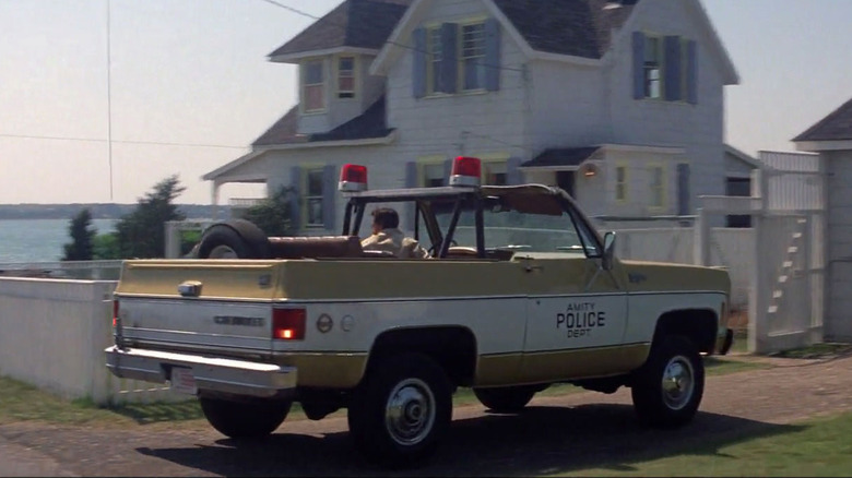 Chief Martin Brody driving Chevy Blazer