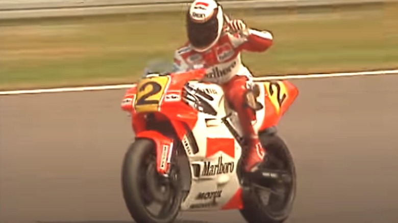 Wayne Rainey riding Marlboro Yamaha