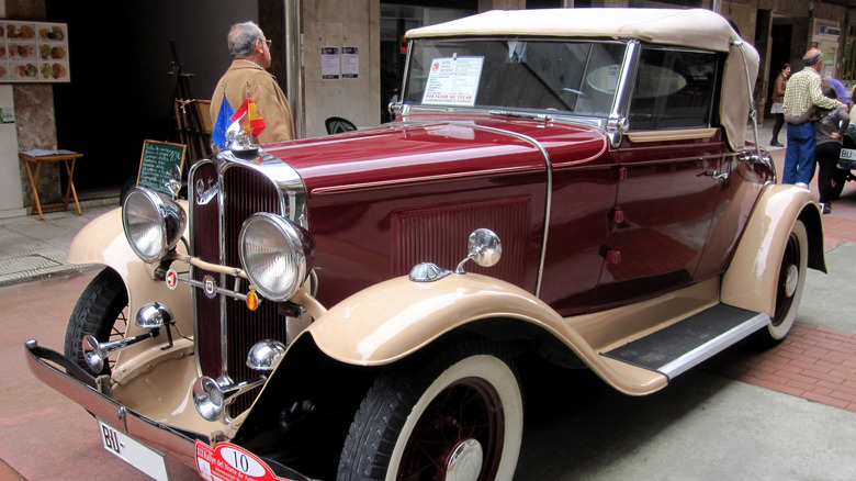 1930 Pontiac Six convertible