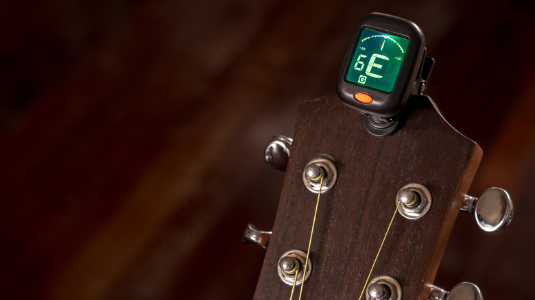 clip on guitar tuner