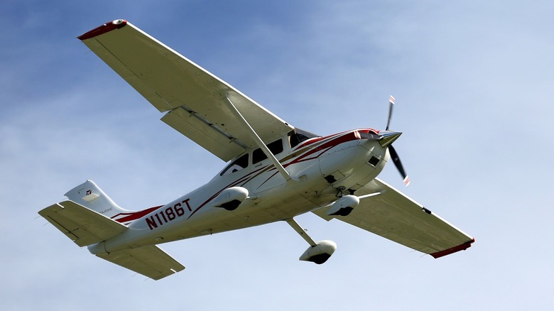 Cessna 182 taking off