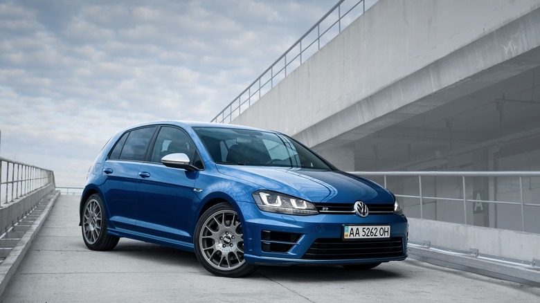 Volkswagen Golf R Car