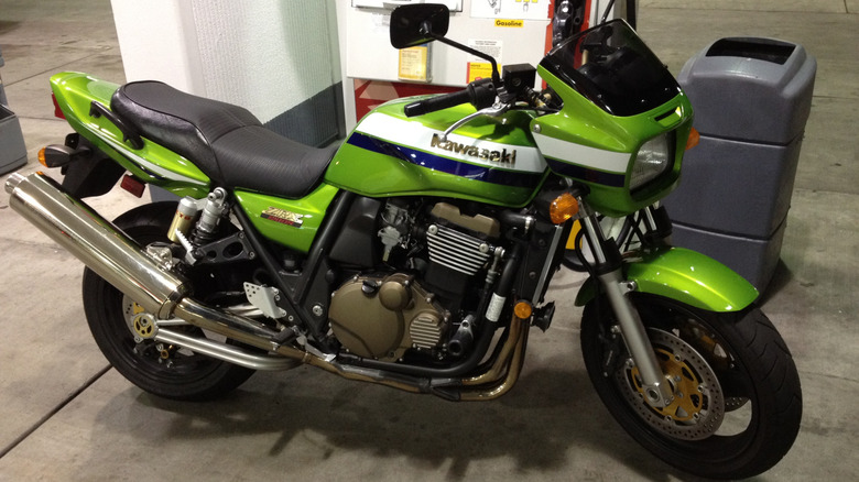 The Kawasaki ZRX1200R at a gas station