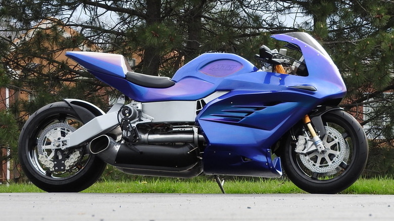 The MTT 420 RR parked on the side of the road.