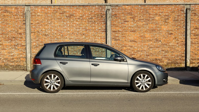 gray Volkswagen Golf