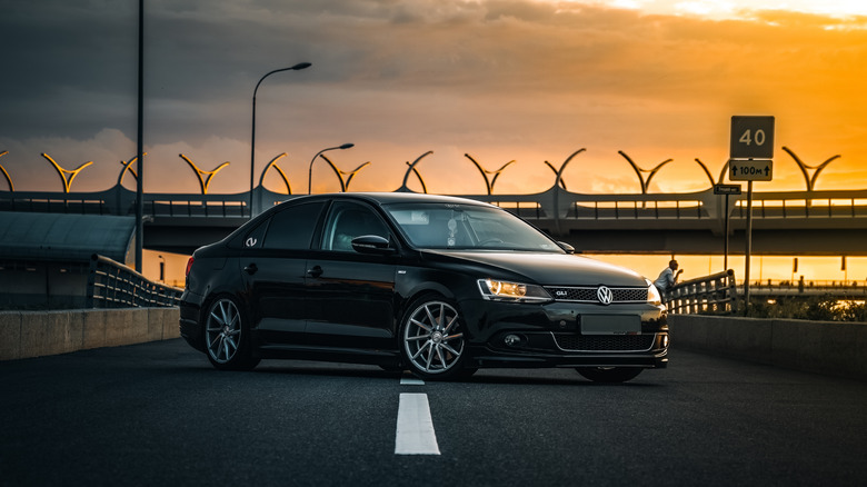 grey Volkswagen Jetta