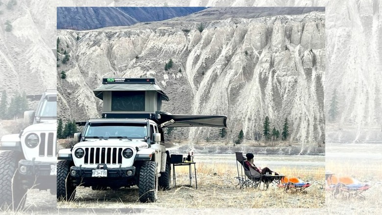 BunduTop tent on Jeep Wrangler