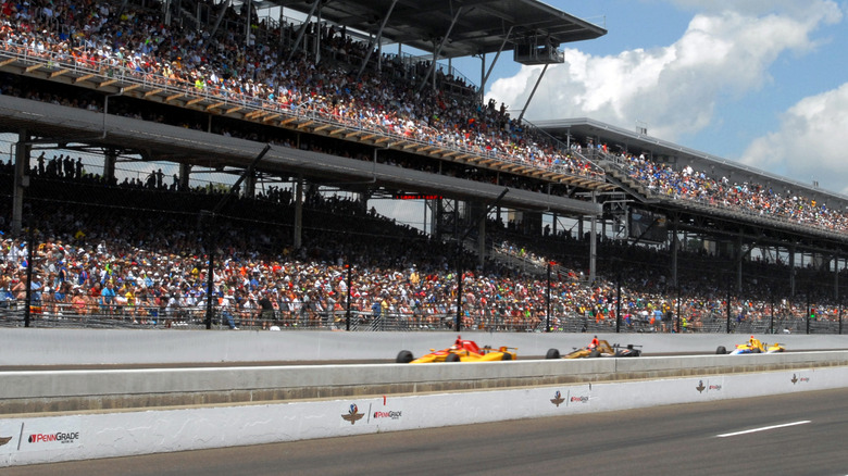 Indianapolis motor speedway cars racing