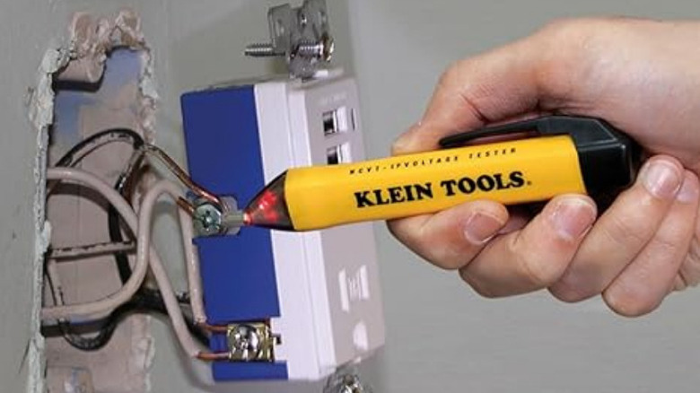 Klein Tools NCVT1PKIT Electrical Tester