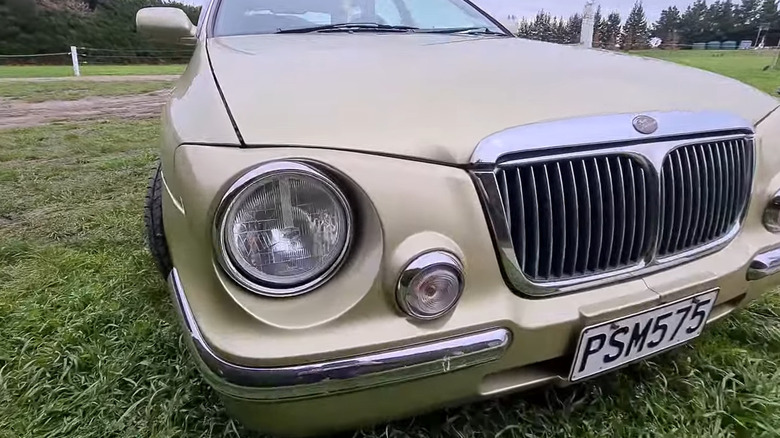 Closeup of a Subaru Casa bBlanca's fronte grille